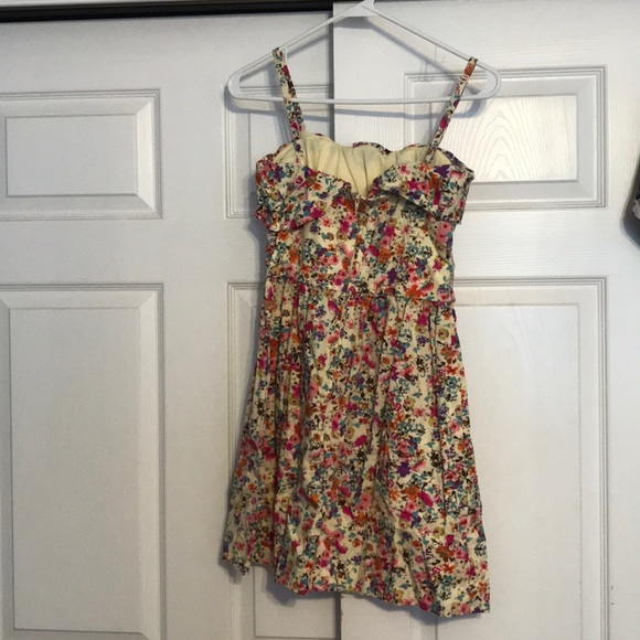 Delia’s dress - Picture 2 of 3